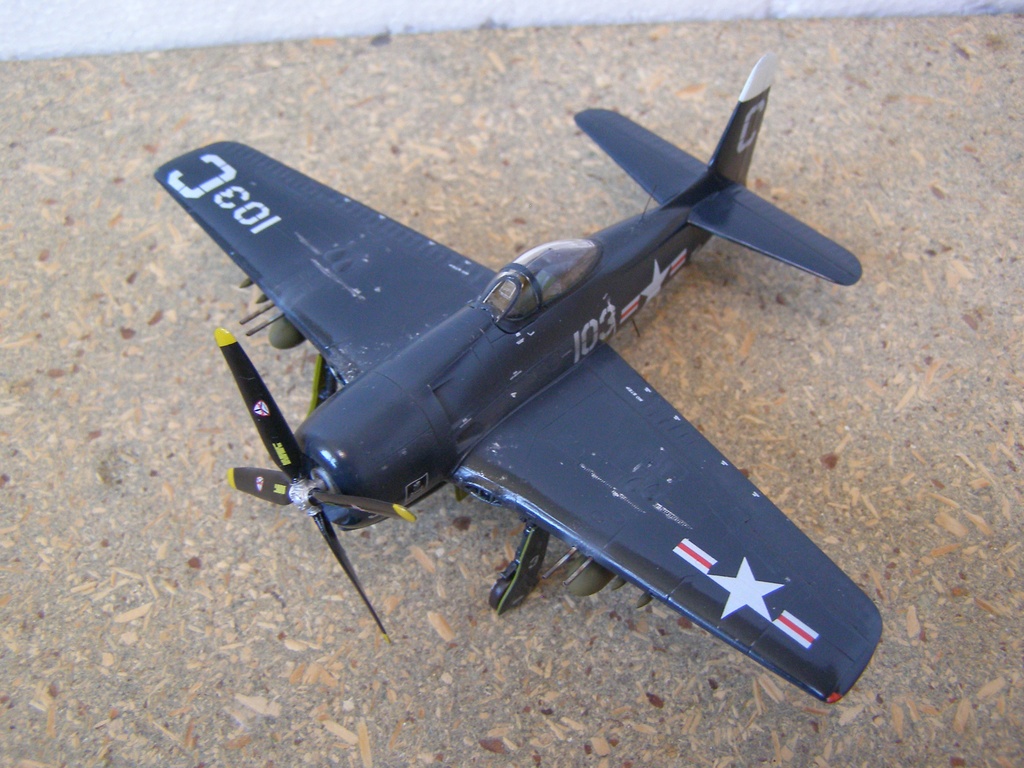 Art Model 7201 – 1/72 Scale Grumman F8F-2 Bearcat US Naval Fighter Plastic Model Kit